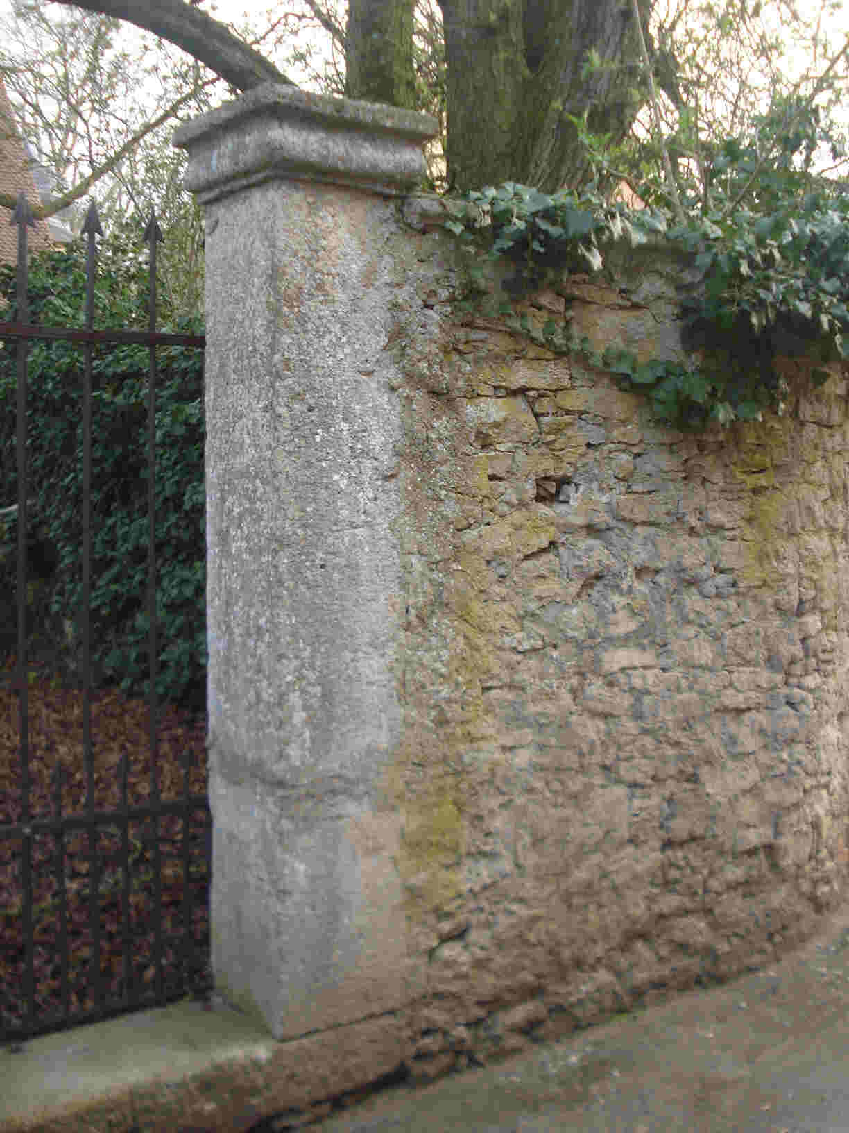 Darstadt Torpfosten am Schloß