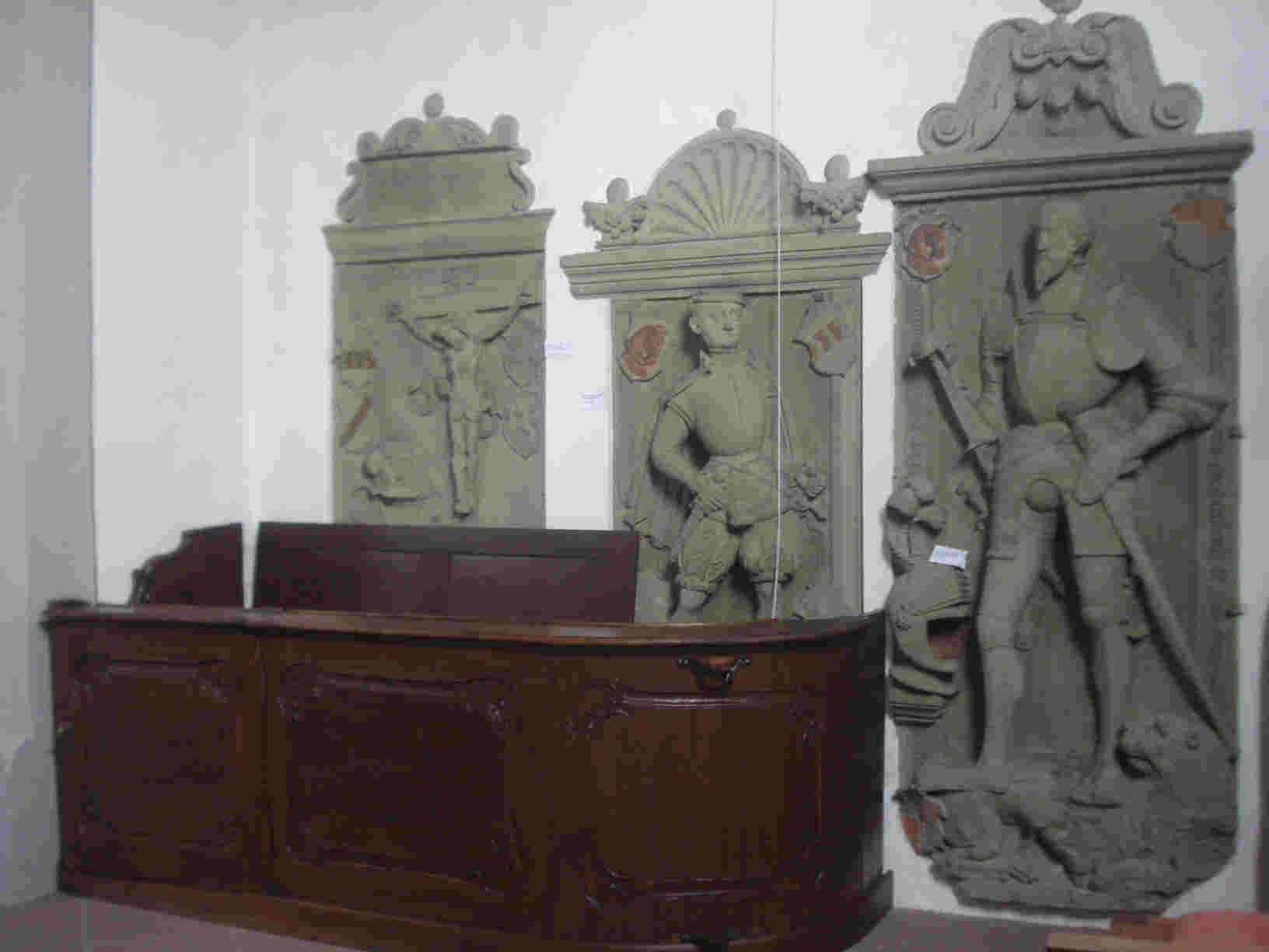 Darstadt Bildnisgrabsteine und Patronatsgesthl